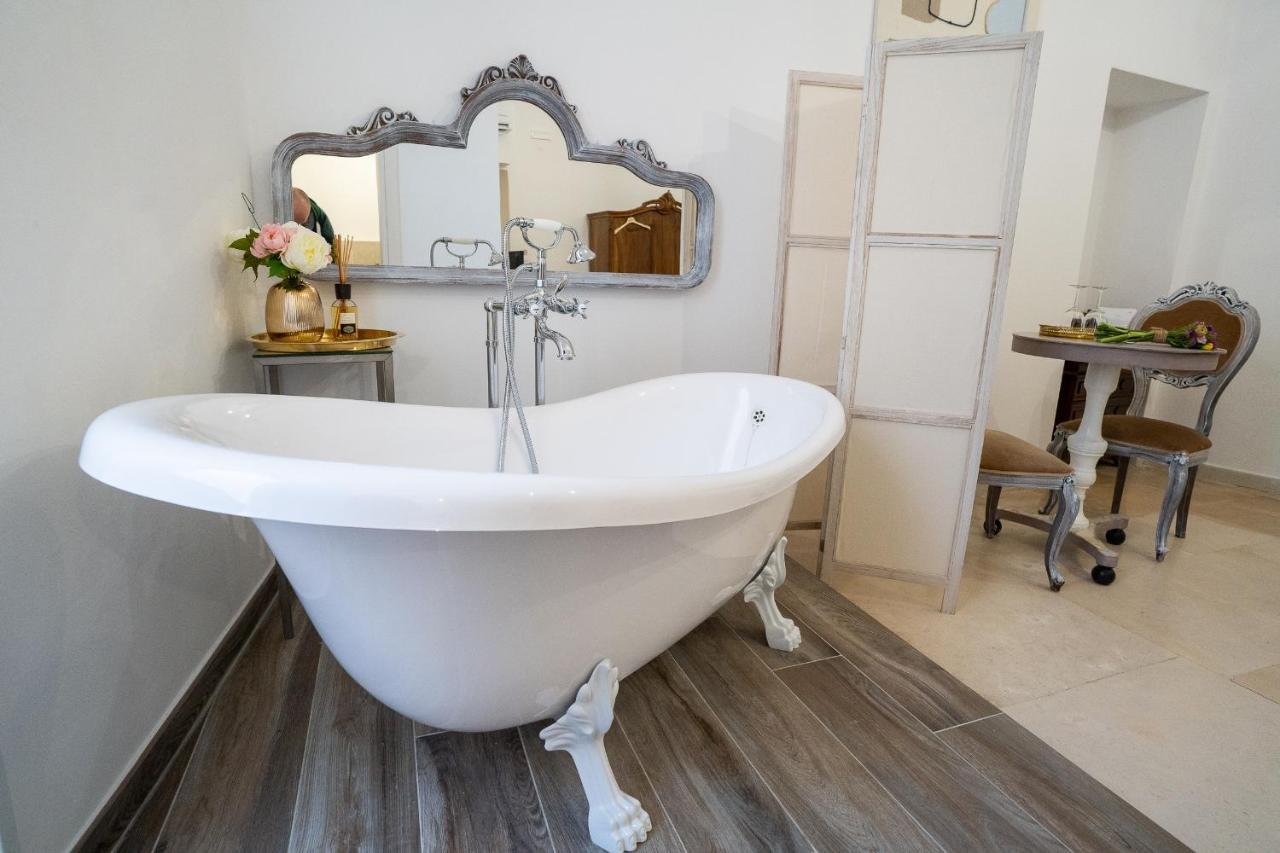 Corte Pietrantica - Charming Rooms & Suites Giovinazzo Exterior photo